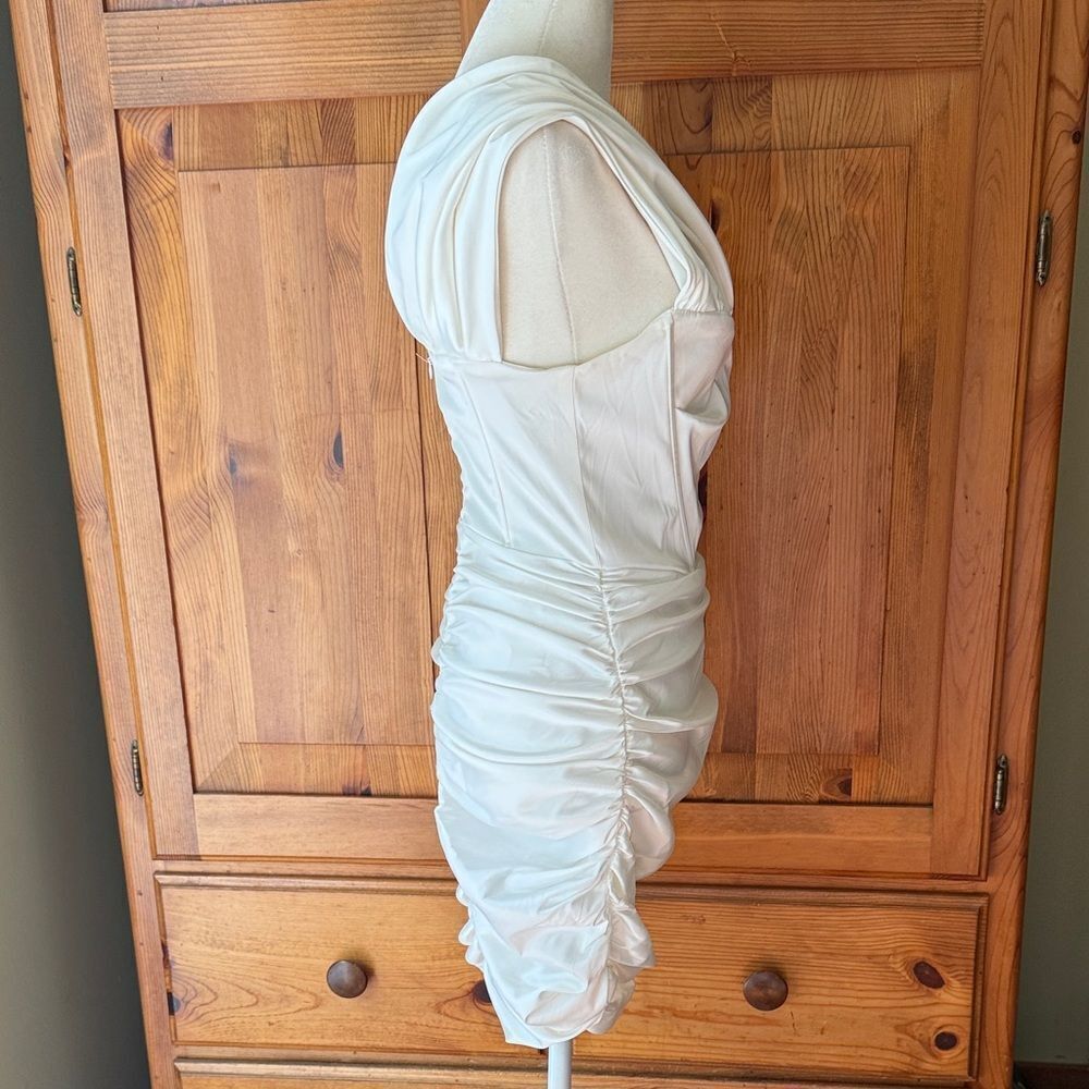 Ingredient Elegant White Ruched Dress.  Size Medium - Picture 4 of 7
